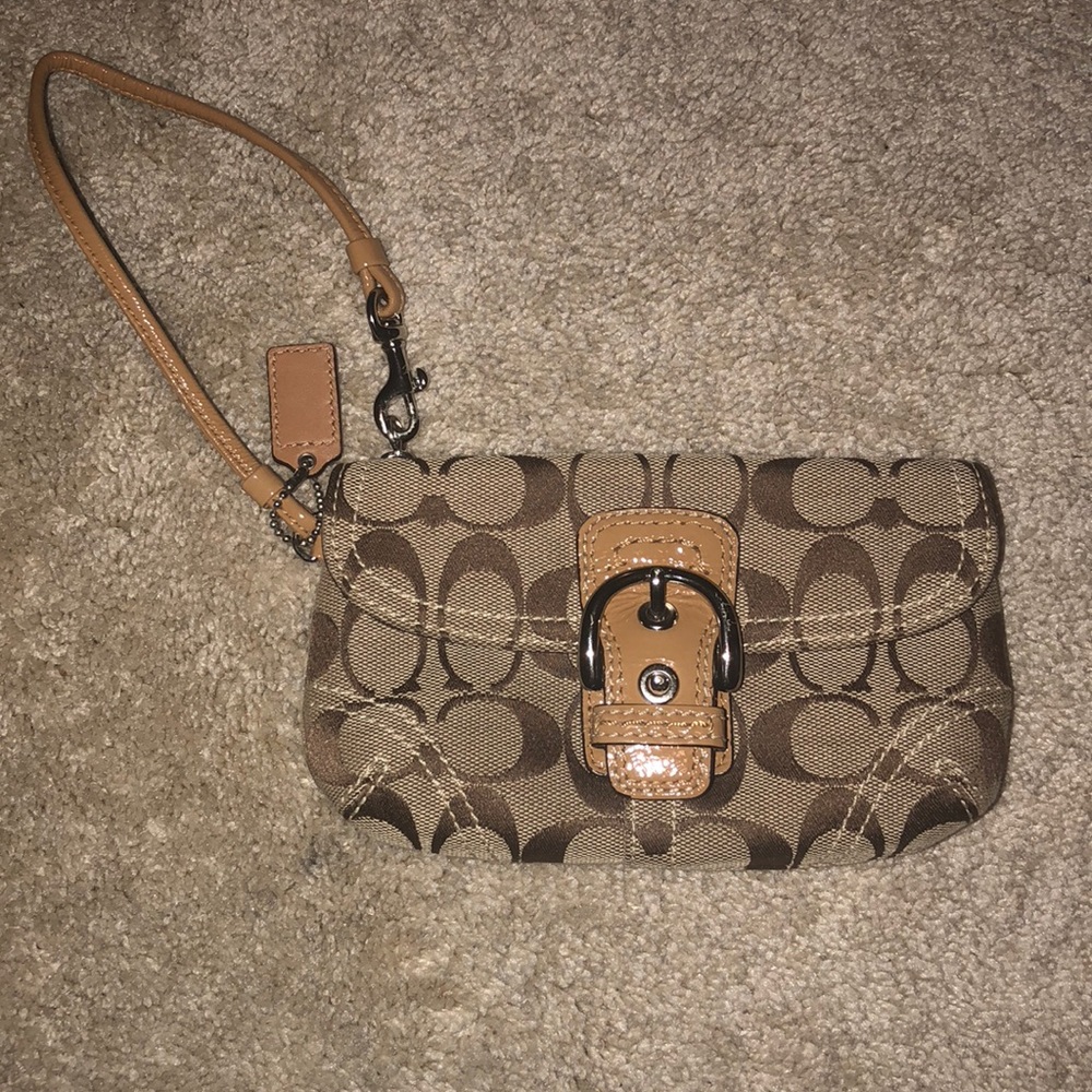 Coach wristlet tan and brown